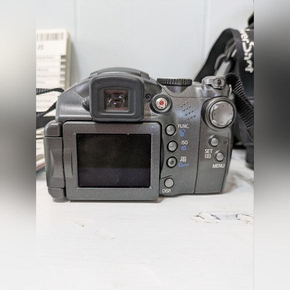 Canon PowerShot S3 IS 6.0 MP Bundle with Memory Card Case Instruction Booklets - Picture 6 of 11